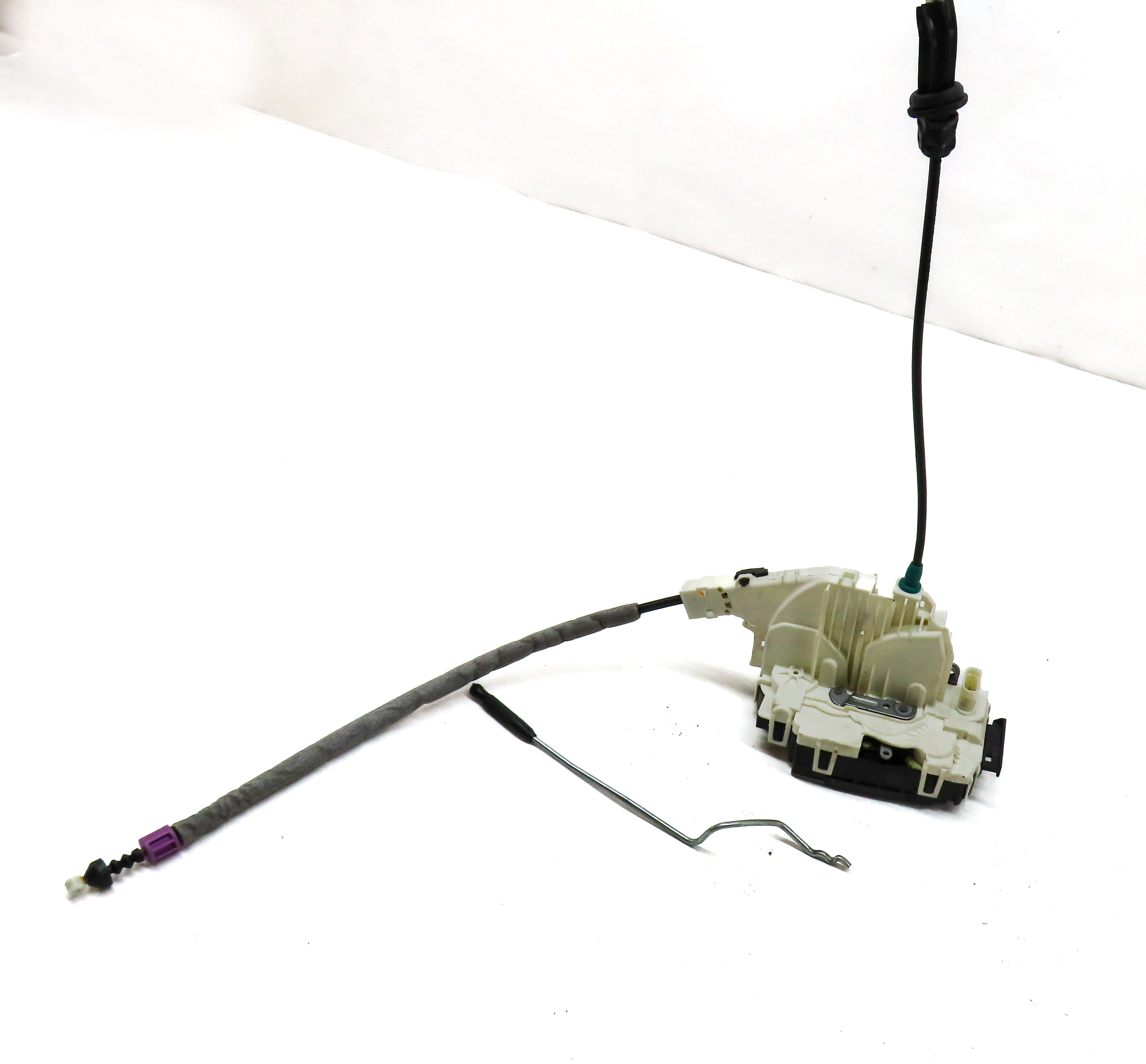 2008-2011 MERCEDES C E GLK CLASS (W204 W212 X204) FRONT LEFT DRIVER DOOR LATCH — exact item pictured